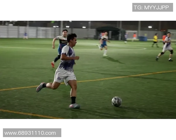 铜仁地区足球明星及其精彩瞬间的图片展示与介绍